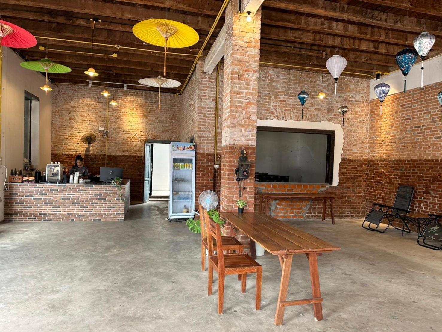Via Thakhek Hostel & Cafe Eksteriør billede