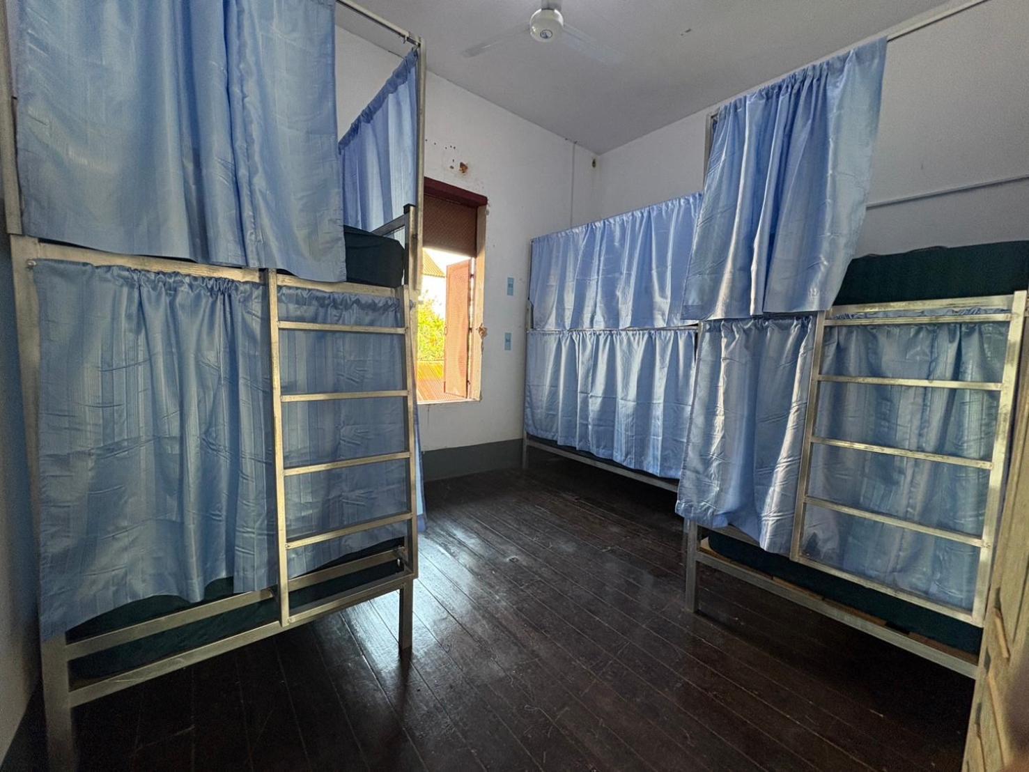 Via Thakhek Hostel & Cafe Eksteriør billede